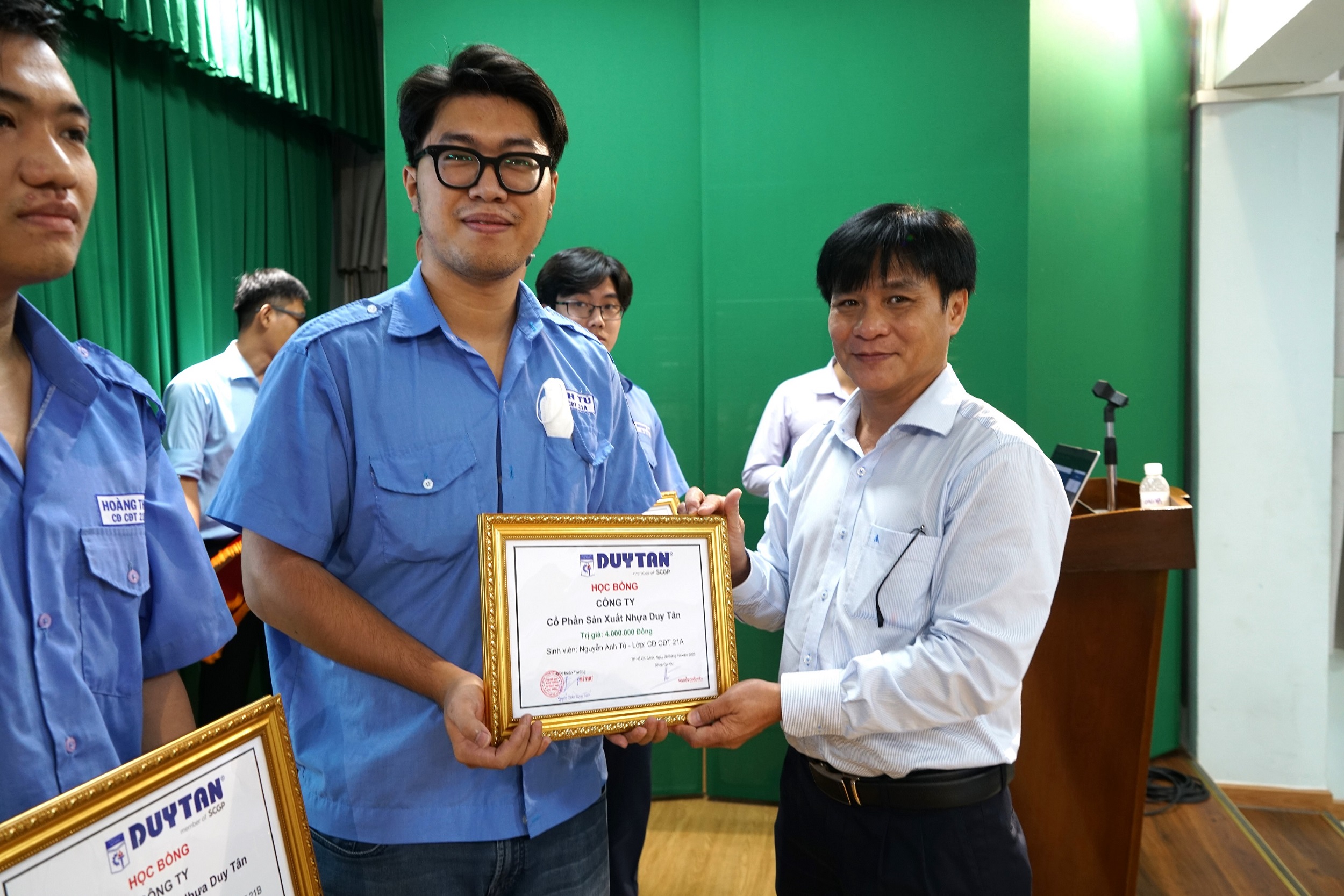 DUY TANプラスチックがカオタン工業高等専門学校の学生と共に歩む
