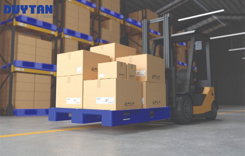 Pallet nhựa lõi thép của Duy Tân sử dụng thép mạ kẽm không gỉ, chất lượng cao